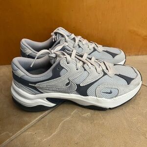 Nike AL8 Women’s Size 7.5
